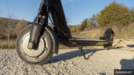 E-Twow GT trottinette électrique en extérieur