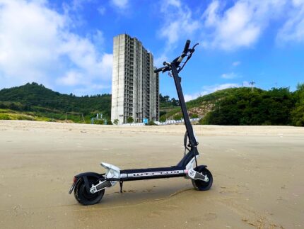 Trottinette électrique Mukuta 8 en milieu urbain