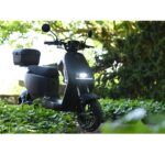 Forza City Go RS stationné en ville scooter électrique